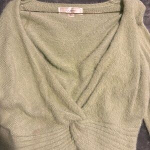 Light Green V dip soft fuzz feel sweater ☺️